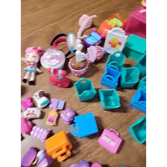 HUGE lot Shopkins Random Figures Basket Containers Mixed Seasons Dolls - Picture 15 of 16